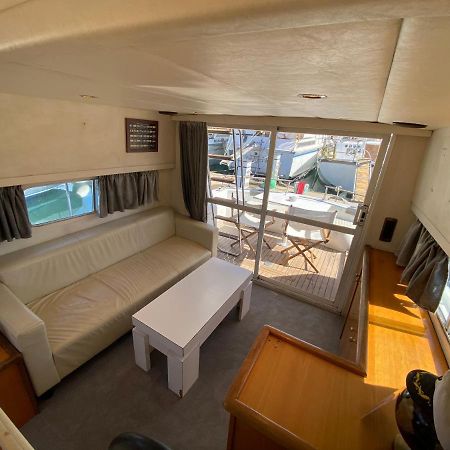فندق - Divali - Duerme En Un Confortable Yate En Barcelona سان أدريان دي بيزوس المظهر الخارجي الصورة