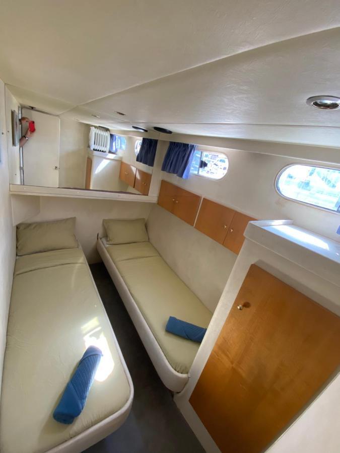 فندق - Divali - Duerme En Un Confortable Yate En Barcelona سان أدريان دي بيزوس المظهر الخارجي الصورة