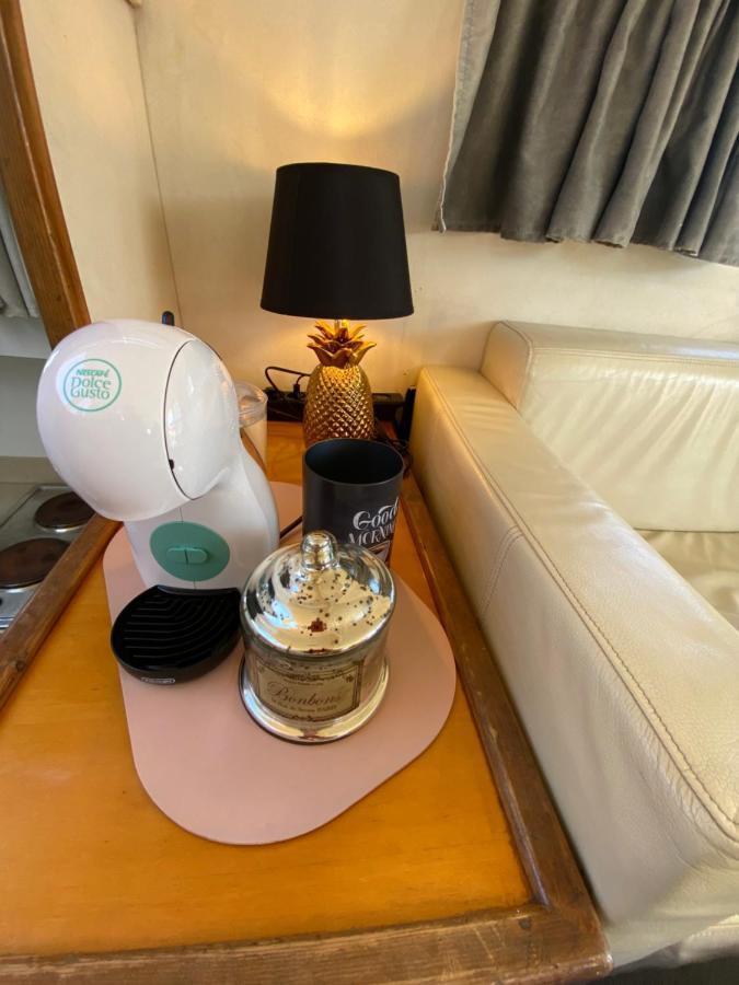فندق - Divali - Duerme En Un Confortable Yate En Barcelona سان أدريان دي بيزوس المظهر الخارجي الصورة